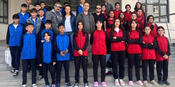 Van’daki ortaokulun spor başarısı göz doldurdu