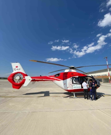 bahcesarayda-17-yasindaki-hasta-ambulans-helikopterle-vana-sevk-edildi-WGqAeJcb.jpg