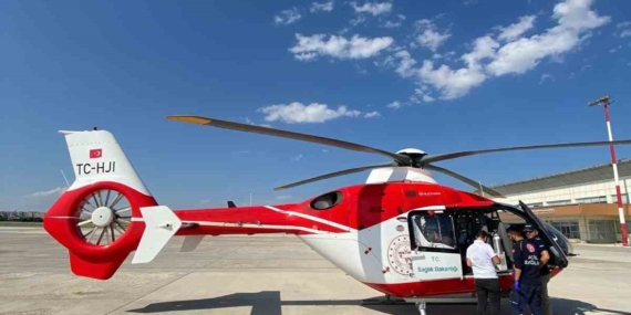 Bahçesaray’da 17 yaşındaki hasta ambulans helikopterle Van’a sevk edildi