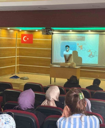 baskalede-ogretmenlere-saglikli-yasam-egitimi-UiRXYGtF.jpg