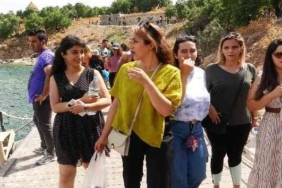 bayramda-akdamar-adasi-ve-oren-yerlerine-ziyaretci-akini-HSBwn3jm.jpg