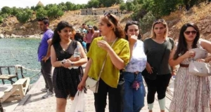 bayramda-akdamar-adasi-ve-oren-yerlerine-ziyaretci-akini-HSBwn3jm.jpg