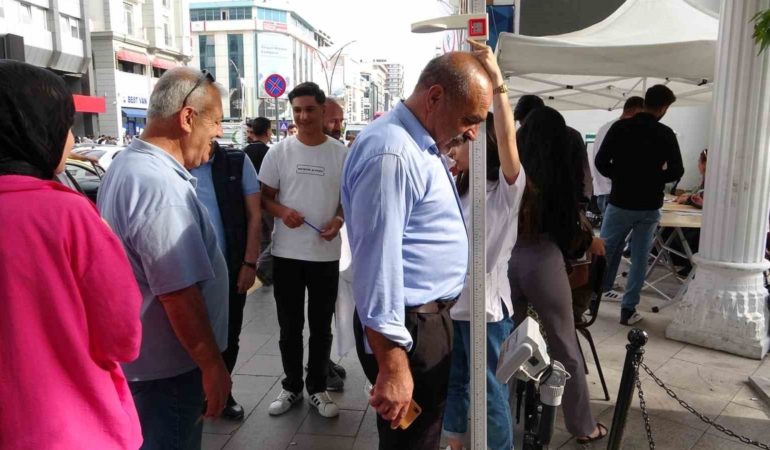 ipekyolu-saglik-mudurlugunden-sigara-ve-obezite-ile-mucadele-standi-42DZEBzM.jpg