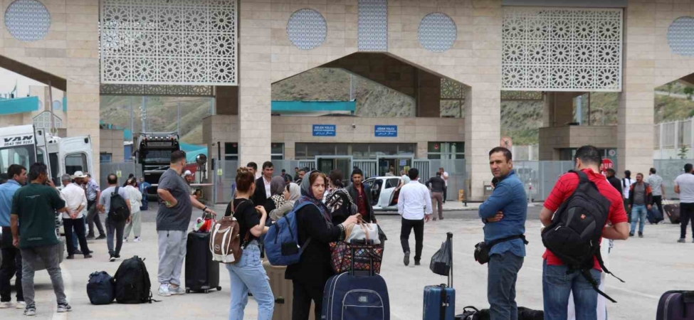 iranli-turistlerden-israile-tepki-intikam-duygusu-icindeyiz-4DQcCc9L.jpg