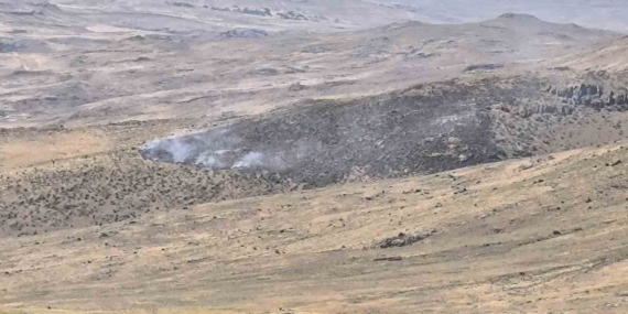 Muradiye’de boş arazide yangın çıktı