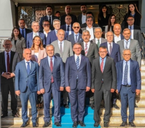 osbuk-baskani-kutukcu-vani-buyutmek-turkiyeyi-kalkindirmaktir-RabN5fMr.jpg