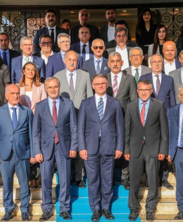 osbuk-baskani-kutukcu-vani-buyutmek-turkiyeyi-kalkindirmaktir-RabN5fMr.jpg