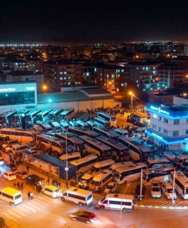 van-buyuksehir-belediyesinden-vanspor-taraftarina-otobus-destegi-dMc6c2K2.jpg