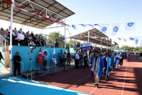 van-yyude-mezuniyet-coskusu-vX7D2JRY.jpg