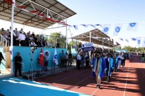 van-yyude-mezuniyet-coskusu-vX7D2JRY.jpg