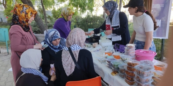 Vanlı kadınlardan Gazze için ’hayır çarşısı’