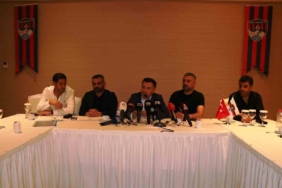 vanspor-yonetimi-basinla-bir-araya-geldi-WRItzqQQ.jpg