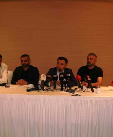 vanspor-yonetimi-basinla-bir-araya-geldi-WRItzqQQ.jpg