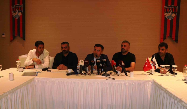 vanspor-yonetimi-basinla-bir-araya-geldi-WRItzqQQ.jpg