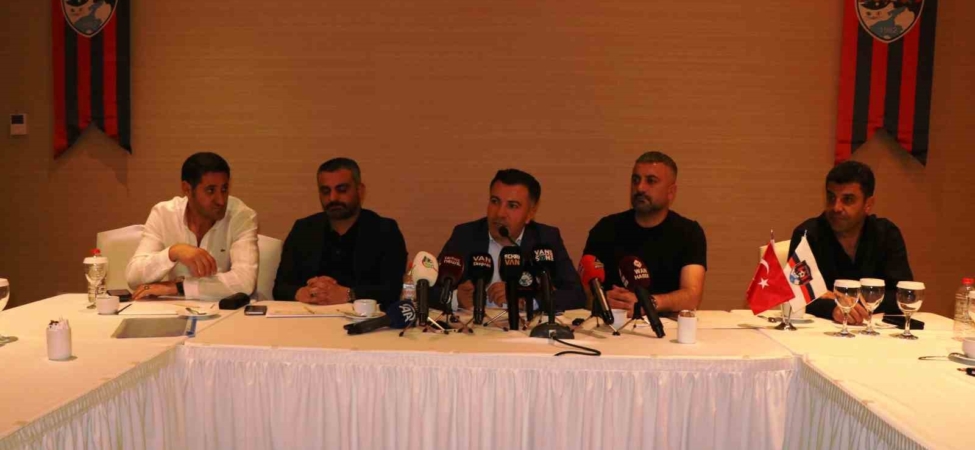 vanspor-yonetimi-basinla-bir-araya-geldi-WRItzqQQ.jpg