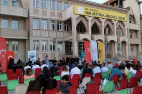 ataturk-lisesi-mezunlari-ikinci-kez-bir-araya-geldi-p2z2ZWuv.jpg