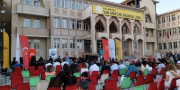 ataturk-lisesi-mezunlari-ikinci-kez-bir-araya-geldi-p2z2ZWuv.jpg