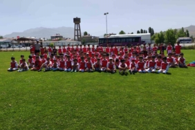 futbol-yaz-spor-okulu-400u-askin-ogrenciyle-devam-ediyor-FdCeuQtk.jpg