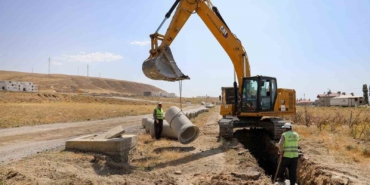 van-buyuksehir-belediyesi-elmalik-yolunda-calismalarini-surduruyor-WYKdRbbV.jpg