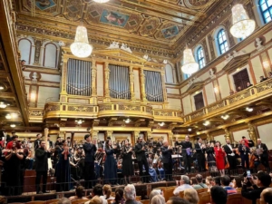 van-yyu-akademik-orkestrasi-viyanada-sahne-aldi-MYWcIpC2.jpg