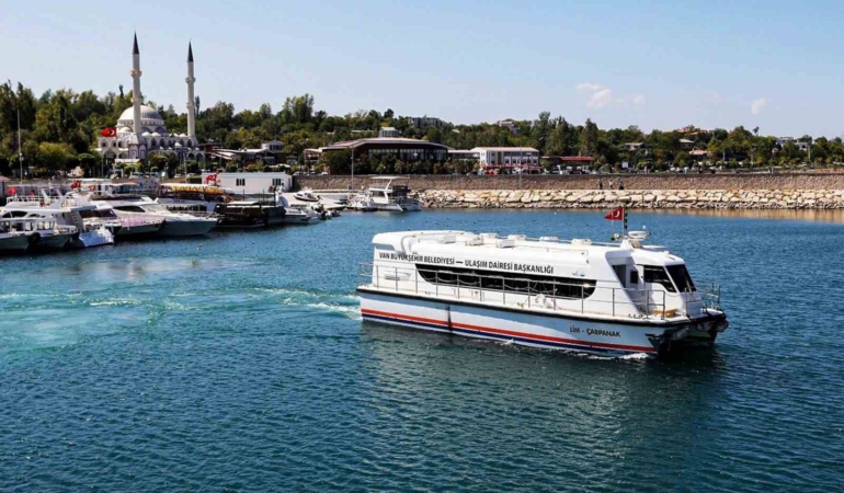 akdamar-adasina-seferler-yeniden-basliyor-HNdfPSPh.jpg