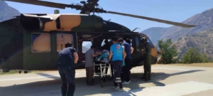 askeri-helikopter-hamile-kadin-icin-havalandi-TL9CcWrW.jpg