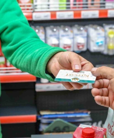 van-buyuksehir-belediyesi-bin-812-aileye-sosyal-kart-dagitti-WfiCApIM.jpg