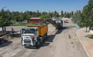 van-buyuksehir-belediyesi-suvaroglu-caddesinde-calismalara-basladi-UkHnA2N7.jpg