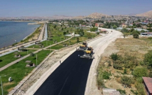 van-golu-gerdanligi-sahil-yolunda-3-etap-calismalari-devam-ediyor-Akr7tRsU.jpg