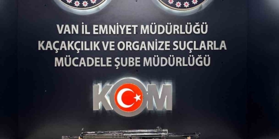 vanda-bir-evde-5-el-bombasi-ile-2-tufek-ele-gecirildi-VHunfWVm.jpg