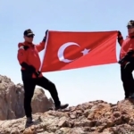vanda-jak-ekipleri-erek-dagi-zirvesinde-turk-bayragini-dalgalandirdi-kUgmBiQH.jpg