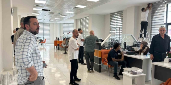 Van’daki nüfus müdürlüklerinde sürücü belgesi yenileme yoğunluğu
