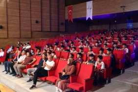 yaz-spor-okullarindaki-ogrencilere-surpriz-sihirbazlik-gosterisi-mSVL1Sdn.jpg