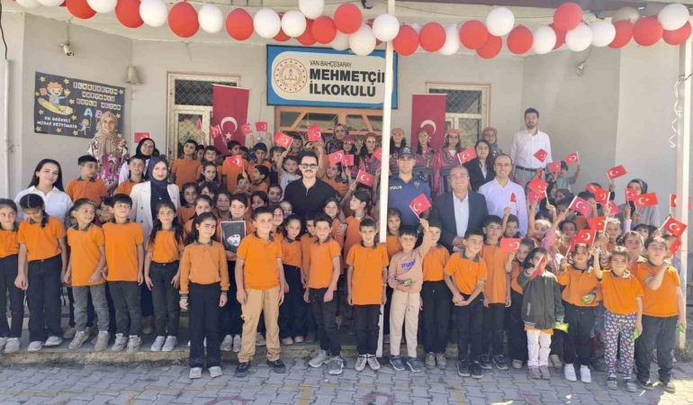 bahcesarayda-ilkogretim-haftasi-etkinligi-duzenlendi-iwqi6Q3m.jpg