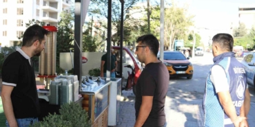 van-buyuksehir-belediyesi-kaldirim-ve-yollara-birakilan-malzemeleri-topladi-BMq8RSwN.jpg