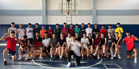 Van Büyükşehir Belediyesinin BESYO kursuyla 40 öğrenci üniversiteli oldu