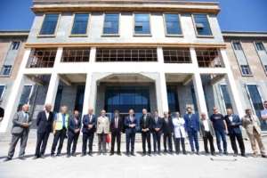van-yyude-saglik-ve-egitim-yatirimlarinda-buyuk-hamle-prbmkaAP.jpg