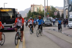 vanda-bisikletliler-avrupa-hareketlilik-haftasi-icin-pedal-cevirdi-jsGLwmlL.jpg