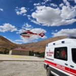 60-yasindaki-kalp-hastasi-helikopter-ambulansla-vana-sevk-edildi-ckj5zjMd.jpg
