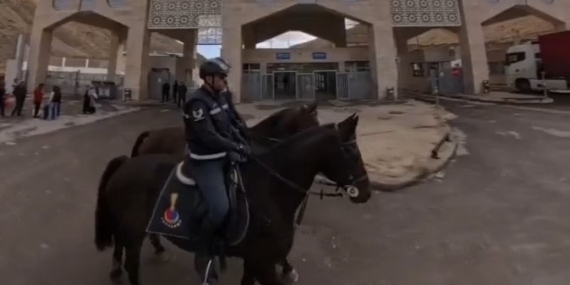 Atlı Jandarma Timleri Kapıköy sınırında görevde