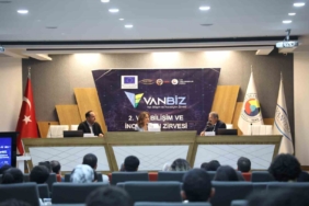 van-bilisim-ve-inovasyon-zirvesi-buyuk-ilgi-gordu-pFYWXfLm.jpg