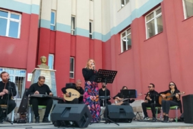 van-buyuksehir-belediyesinden-unutulmaz-konser-pIpRtzAp.jpg