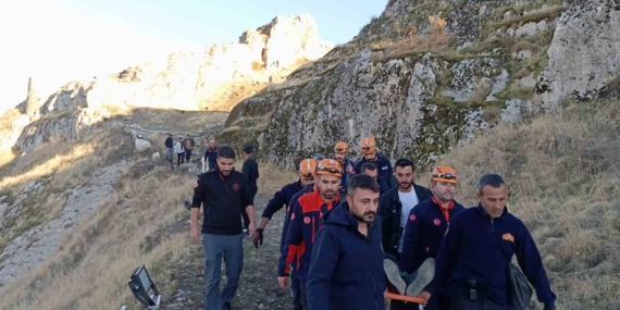 Van Kalesi’nden düşen kişi ağır yaralandı