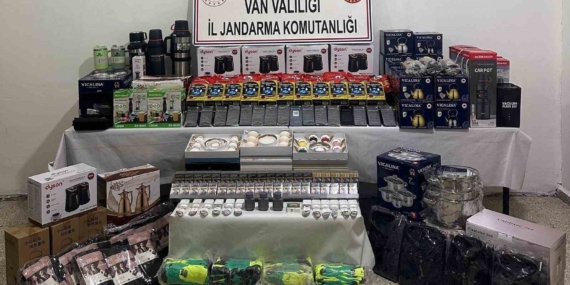 Van’da 1 milyon lira değerinde kaçak malzeme ele geçirildi