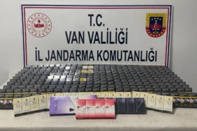 vanda-bin-859-paket-kacak-sigara-ele-gecirildi-Fm3NLRCn.jpg