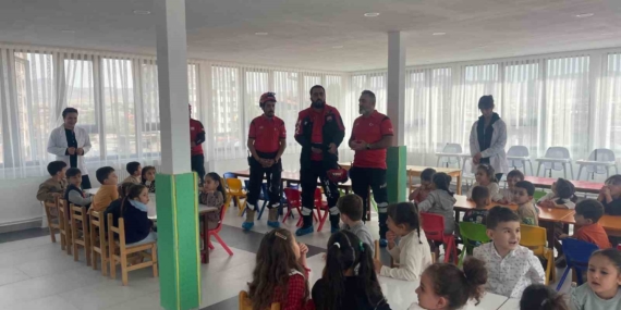 Van’da minik öğrencilere afet bilinci aşılandı
