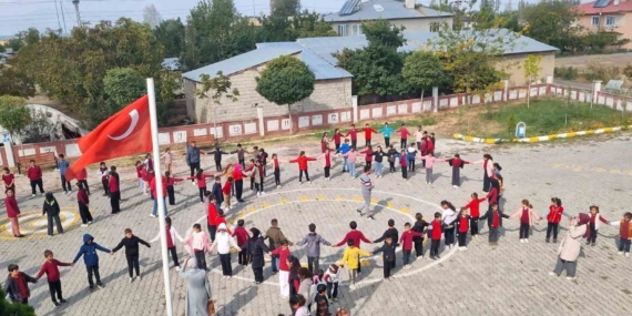 Van’da tüm okullarda eş zamanlı afet tatbikatı gerçekleştirildi