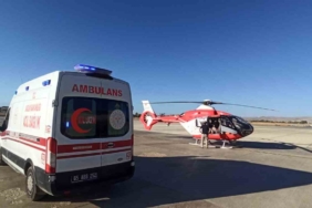 bahcesarayda-kalp-krizi-geciren-hasta-helikopter-ambulansla-vana-sevk-edildi-uka92SZh.jpg