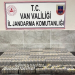 vanda-3-bin-75-paket-kacak-sigara-ele-gecirildi-CHvr4Udu.jpg