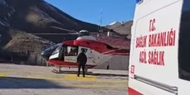 hamile-kadin-ambulans-helikopterle-vana-getirildi-iEyYW598.jpg